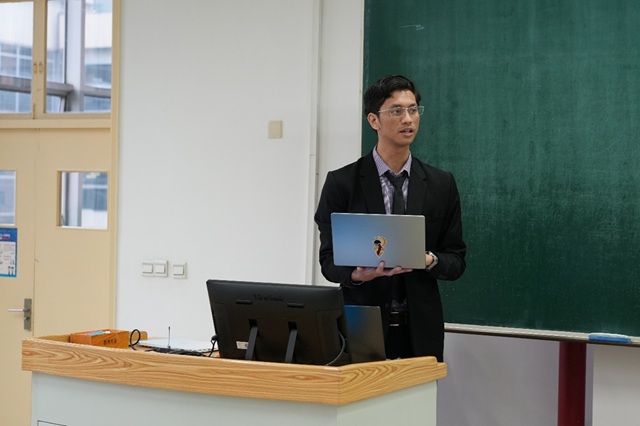 菲律宾大学Jan Goran Tomacruz助理教授致闭幕辞.jpg